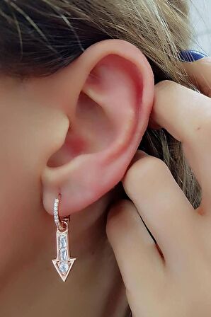 Zirkon taşlı ok ucu Gümüş Kadın Küpe