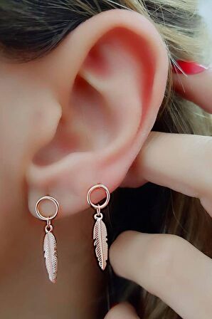 Tüy Figürlü Gümüş üzerine rose altın kaplama sallantılı küpe