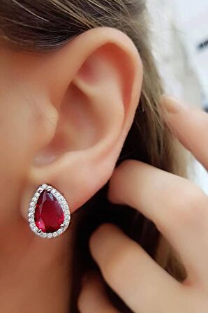 Pırlanta ışıltısında fuşya ve beyaz zirkon taşlı gümüş Kadın küpe