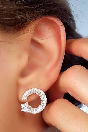 Yıldızlı baget kesim zirkon taşlı gümüş küpe