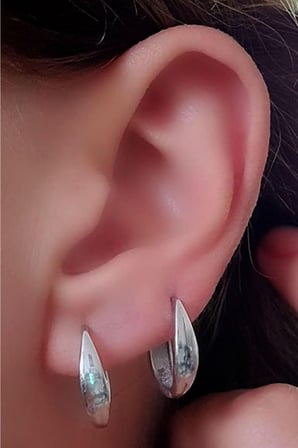 İtalyan tasarımı gümüş modern oval  halka küpe