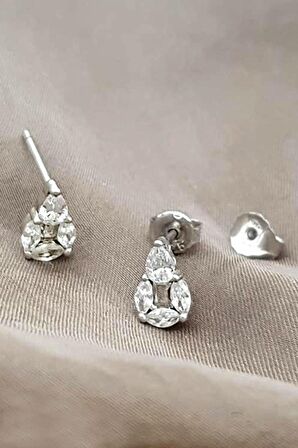 Damla pırlanta ışıltısında zirkon taşlı gümüş tek taş küpe