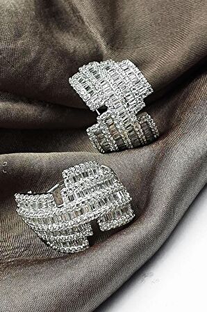 Baget kesim pırlanta ışıltısında zirkon taşlı gümüş italyan küpe