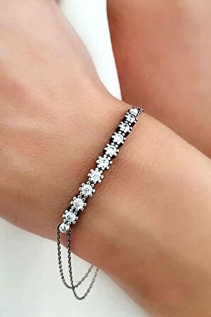 Pırlanta ışıltısında zirkon taşlı gümüş bileklik 