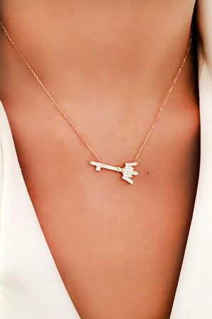 Anahtar figürlü gümüş rose kolye