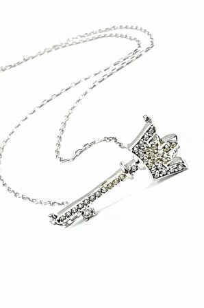 Gümüş zirkon taşlı anahtar figürlü kolye 