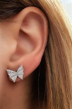 Kelebek figürlü pırlanta ışıltısında zirkon taşlı gümüş lüks küpe 