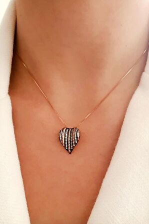 Elmas işçiliğinde kalpli zirkon taşlı gümüş kolye