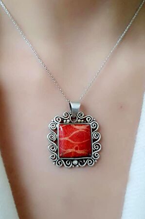 Mercan taşlı gümüş tasarım el işi kolye