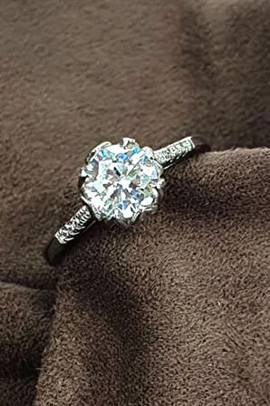 Swarovski taşlı gümüş tek taş yüzük