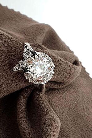 Kelebek detaylı zirkon taşlı gümüş tektaş yüzük