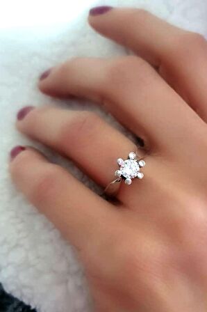 Swarovski taşlı gümüş tek taş yüzük