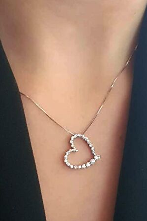 Zirkon taşlı gümüş şık kalp kolye