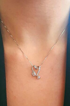 Zirkon taş detaylı gümüş kalp kolye