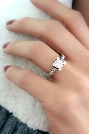 Swarovski taşlı gümüş tek taş yüzük