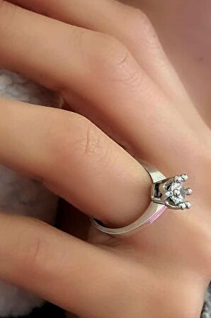 Kral tacı iscilikli swarovski taşlı gümüş tek taş yüzük 