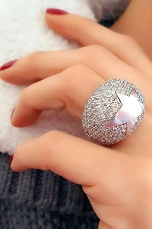 Zirkon taşlı gümüş lüks bombeli yıldız figürlü tasarım yüzük