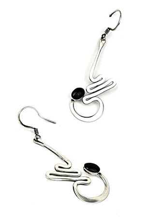 Oniks taş detaylı gümüş tasarım küpe