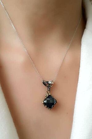 Oniks taşlı gümüş otantik kolye 