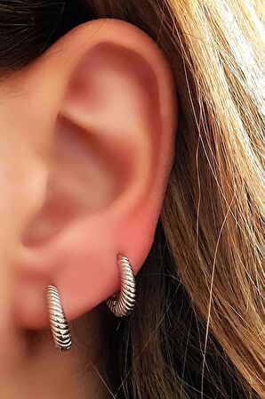 Altın işçiliğinde 925 ayar gümüş burgu halka küpe 0.5 cm