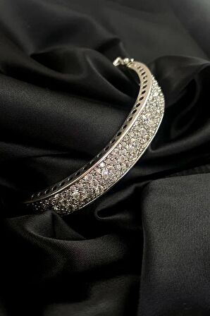 PIRLANTA ışıltısında zirkon taş detaylı gümüş lüks bilezik