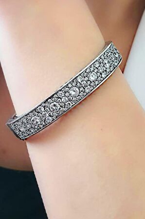 PIRLANTA ışıltısında zirkon taş detaylı gümüş lüks bilezik