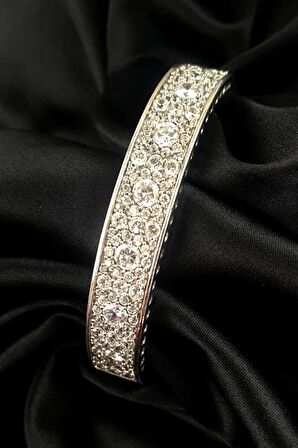 PIRLANTA ışıltısında zirkon taş detaylı gümüş lüks bilezik