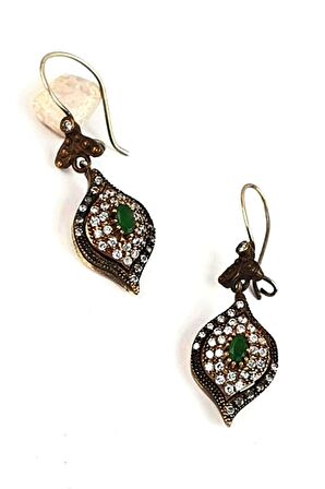 Kök zümrüt taşlı gümüş otantik küpeKök zümrüt taşlı gümüş otantik küpe