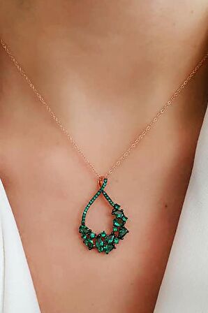 Yeşil zirkon taşlı gümüş rose tasarım kolye