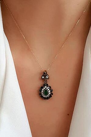 Kök zümrüt taşlı gümüş otantik rose kolye