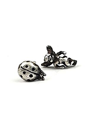 Uğur böceği ve aşk meleği figürlü minimal ikili tek küpe kombin