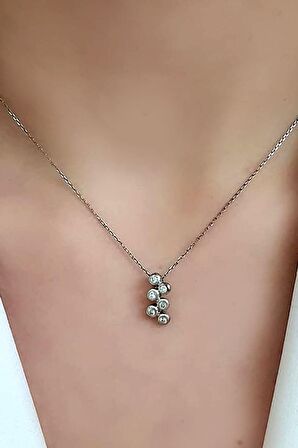 Pırlanta ışıltısında zirkon taşlı gümüş kolye