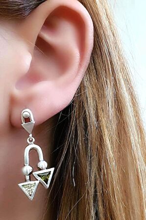 İtalyan tasarımı zirkon taş detaylı gümüş modern küpe