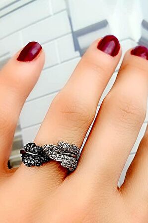 oniks ve zirkon taş detaylı gümüş yaprak yüzük