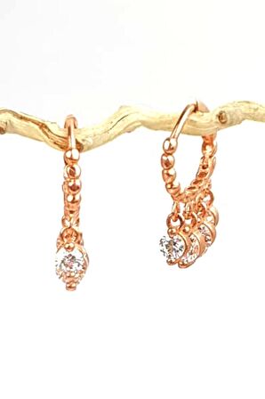 Pırlanta ışıltısında zirkon taşlı gümüş rose shakira küpe