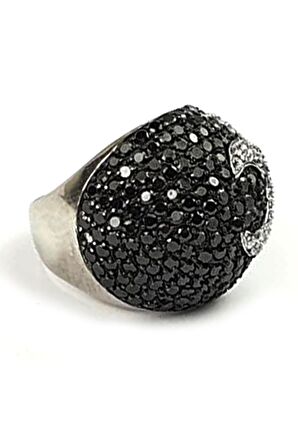 Oniks taşlı zirkon taş işlemeli deniz yıldızı detaylı italyan tasarımı gümüş bombeli lüks yüzük 