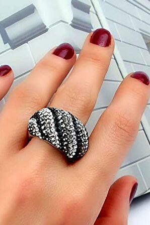 Swarovski taşlı 925 ayar gümüş bombeli tasarım yüzük 