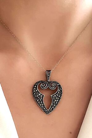 Markazit taşlı gümüş kalp tasarım kolye