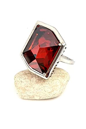 Kırmızı swarovski taşlı gümüş modern yüzük 
