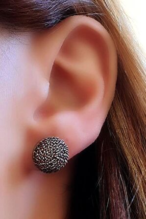 Tasarım el işi gümüş küpe