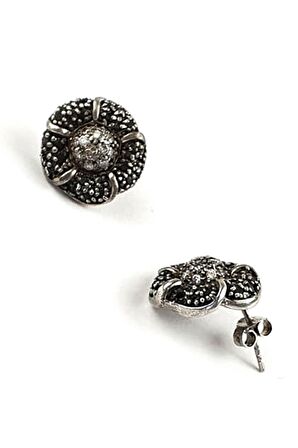 Oniks ve zirkon taş detaylı 925 ayar gümüş çiçek küpe