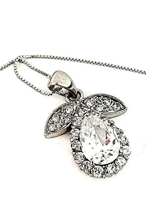 Pırlanta ışıltısında zirkon taşlı 925 ayar gümüş damla kolye