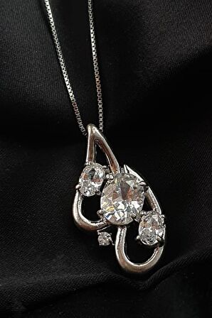 Pırlanta ışıltısında zirkon taşlı italyan tasarımı 925 ayar gümüş lüks kolye