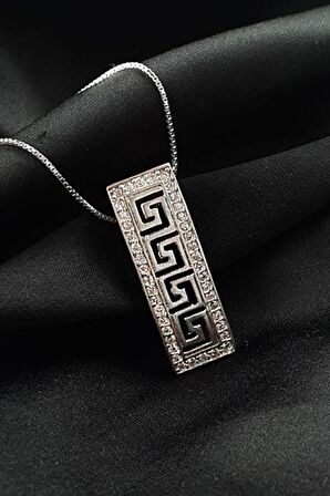 Pırlanta ışıltısında zirkon taşlı 925 ayar gümüş lüks kolye 