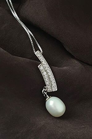 Zirkon taş detaylı 925 ayar gümüş kolye