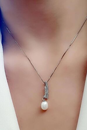 Zirkon taş detaylı 925 ayar gümüş kolye