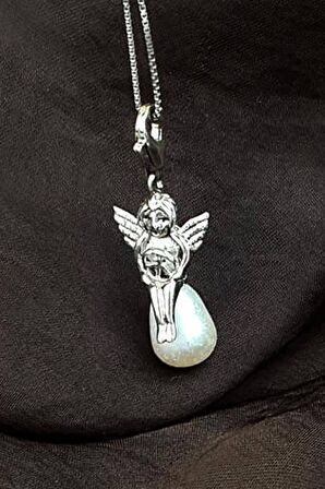 İnci üzerine oturan barış meleği tasarım 925 ayar gümüş kolye
