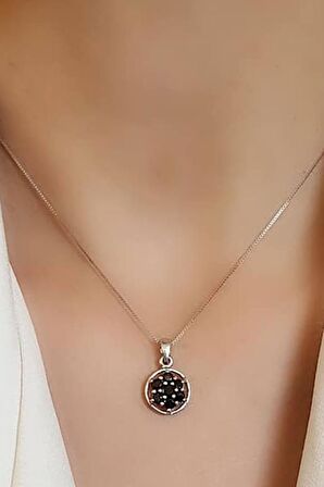 Oniks taşlı çiçek figürlü 925 ayar gümüş  minimal kolye 