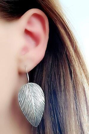 Yaprak figürlü 925 ayar gümüş tasarım bohem küpe