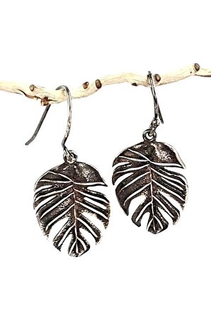 Deve tabanı figürlü 925 ayar gümüş tasarım küpe